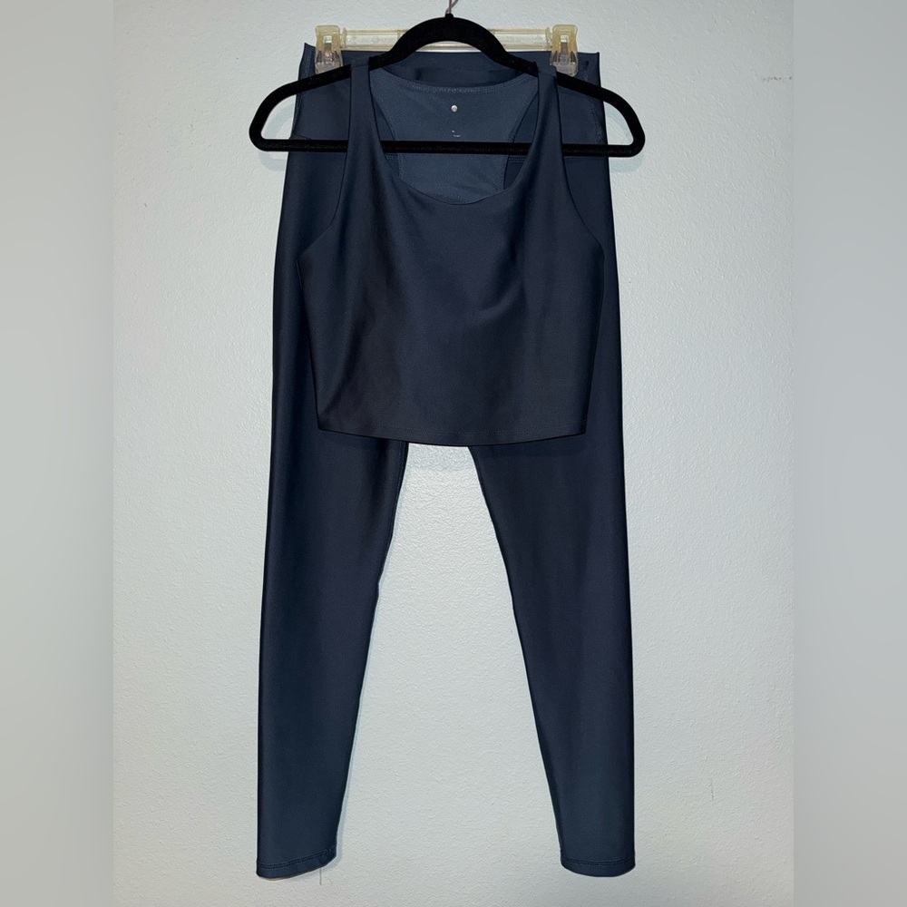 Apana Blue/Teal Leggings and Top BUNDLE. Size Medium.